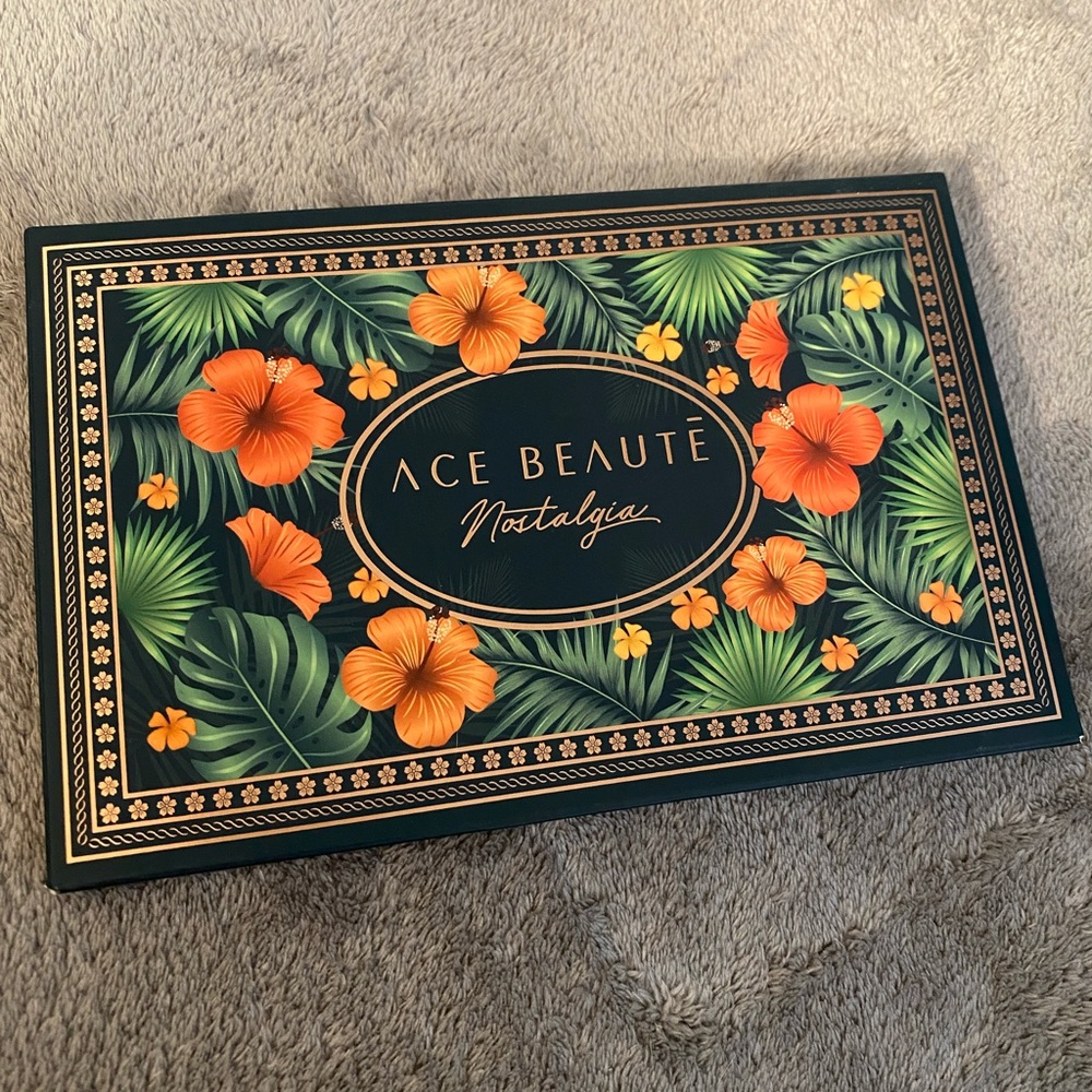 Brand New In Box Ace Beaute Nostalgia Eyeshadow Palette